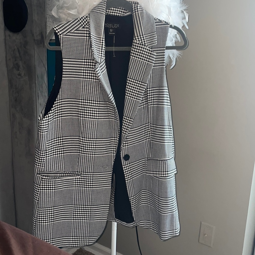 Black/white vest Large